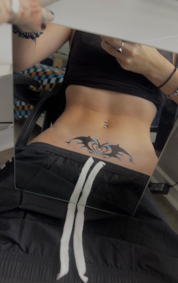 Need a tattoo like this 😍 (drawn with eyeliner)