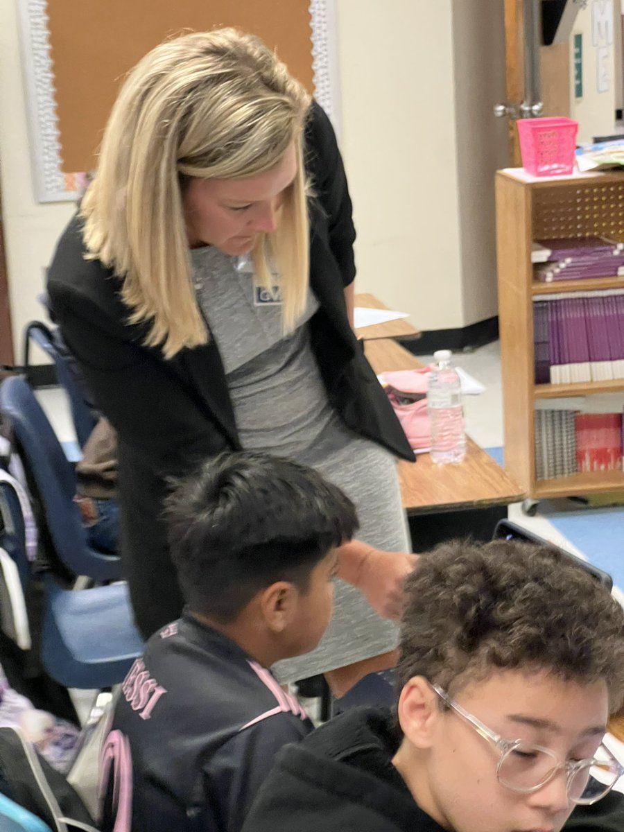 ShannonP511's tweet image. 🌟 @SouthernElemGCS students are embracing creativity, using technology, tackling challenges, &amp;amp; thinking outside the box!
They’re turning ideas into action and leading with curiosity every step of the way.

@GCSchoolsNC @jmaness4 @Mr_MooreBME