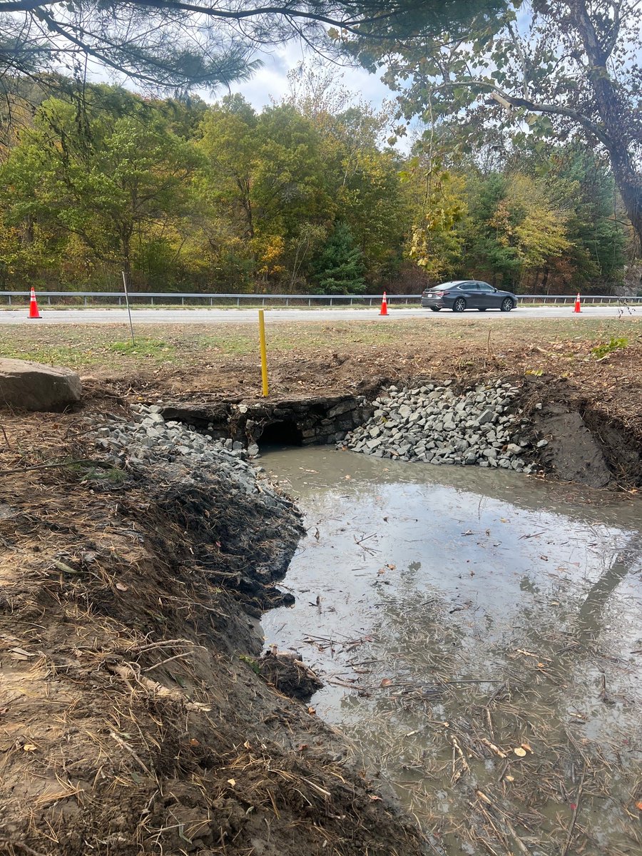 A project to repair drainage along the Palisades Parkway northbound at Exit 18 is complete

Why are drainage projects along highways important?
🚧maintains roadway integrity
🚧controls erosion
🚧manages stormwater runoff