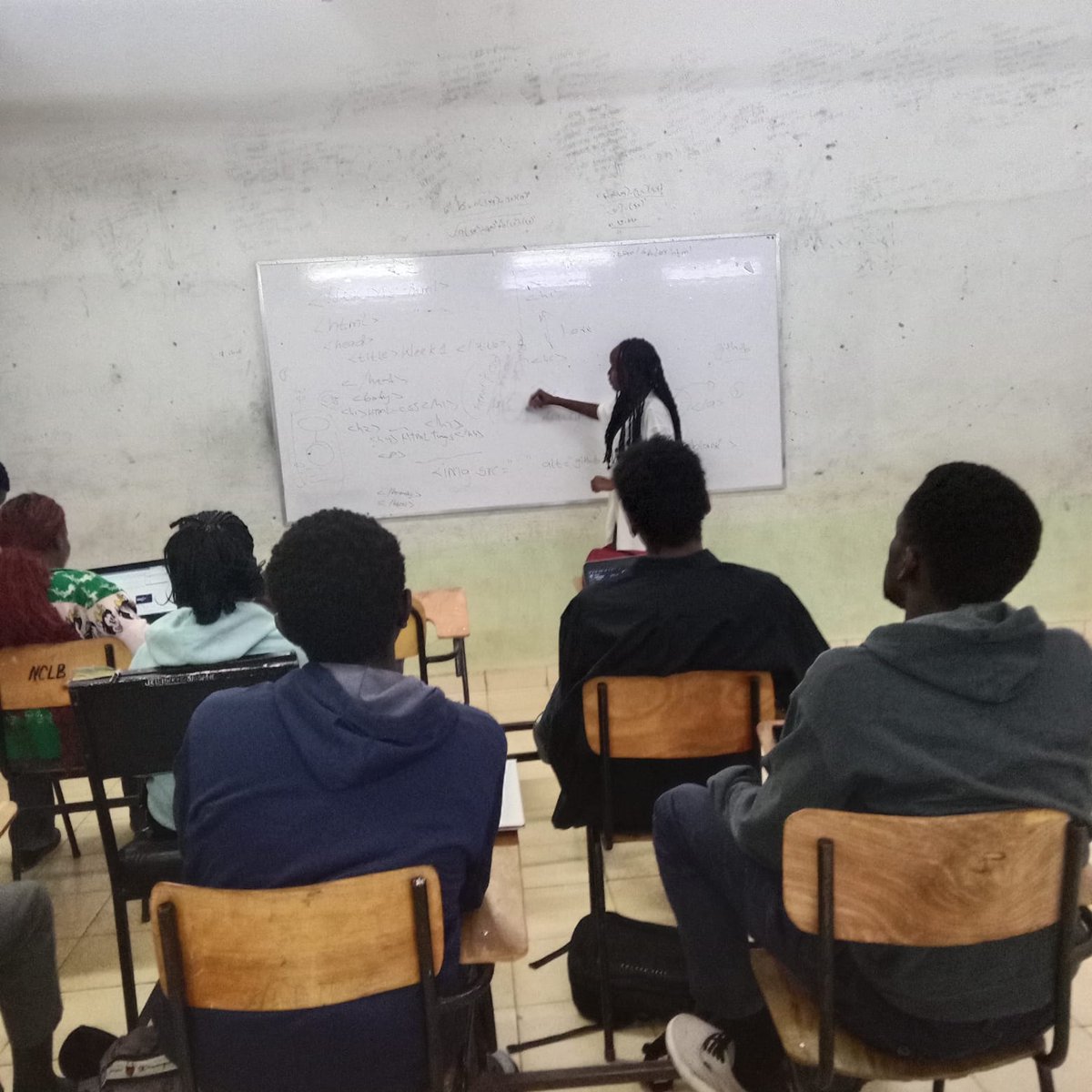gdgcampusJKUAT's tweet image. What an amazing Web dev session 👏 👌. We explored the html structure and basic css, more is coming guys just join us to experience this amazing impact in Jkuat 
#Webdevelopment #Fronted #HTML #css