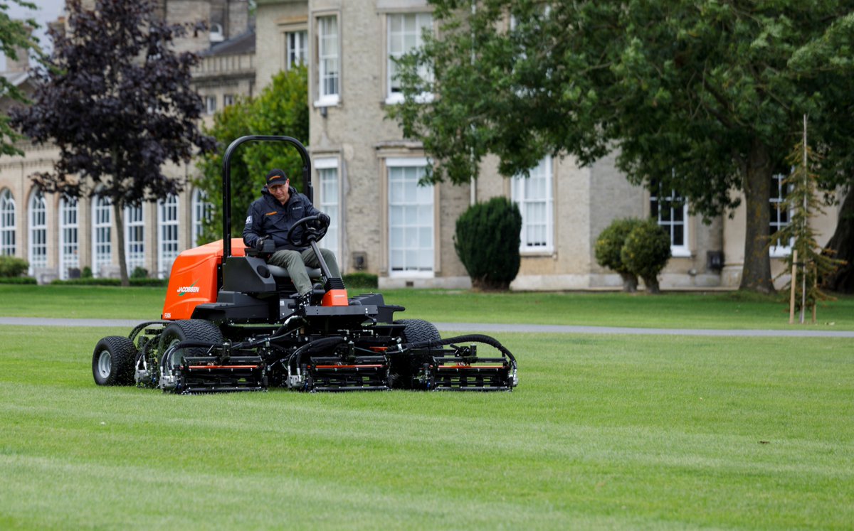 The F305 delivers unmatched productivity and reliability.

Capable of covering up to 10.67 acres per hour, this machine is highly efficient for large-scale mowing tasks.

Learn more▶️ bit.ly/4nn4ZJF

#Jacobsen #F305
