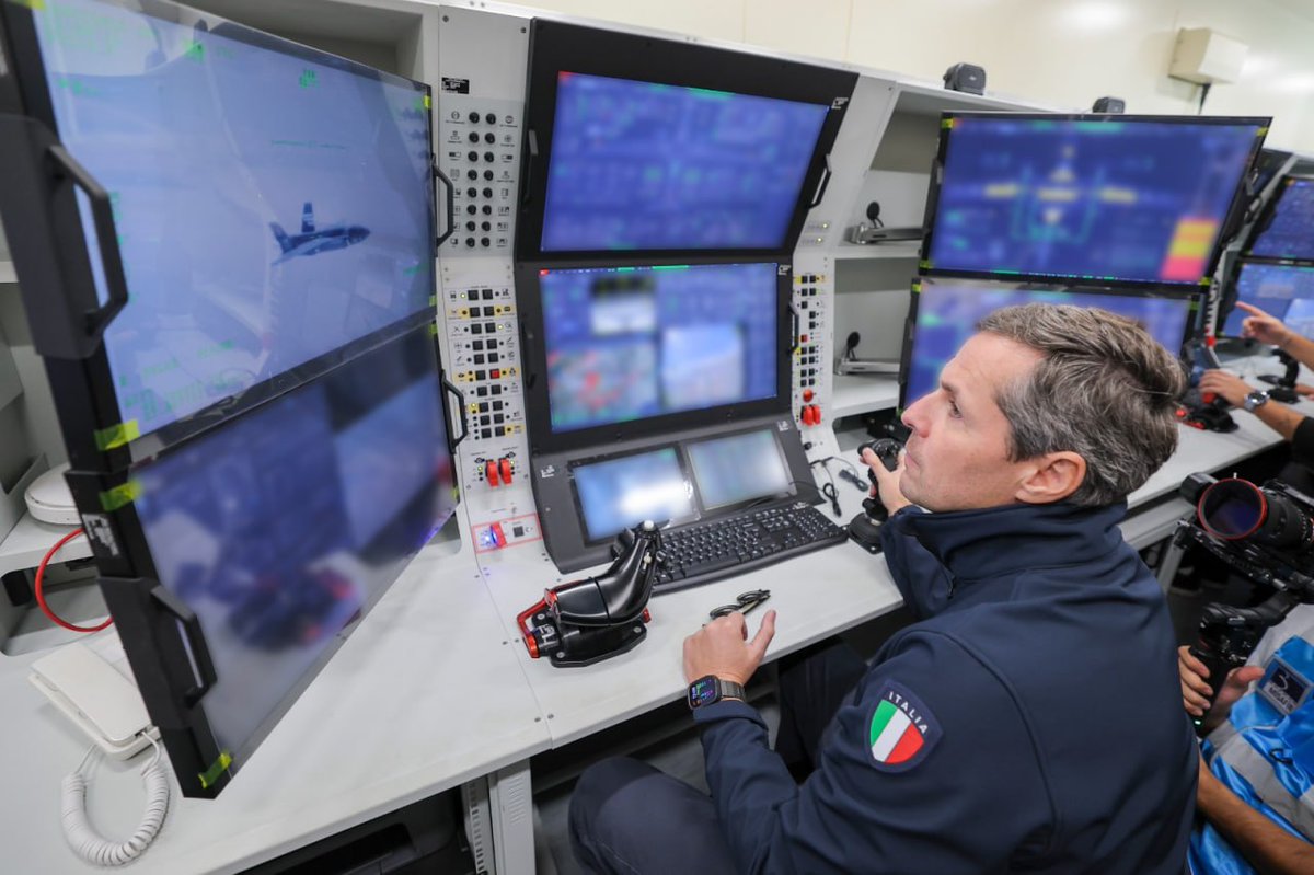 İtalyan Savunma Bakanı ve Kuvvet Komutanları,  KIZILELMA’nın uçuşunu izledi.