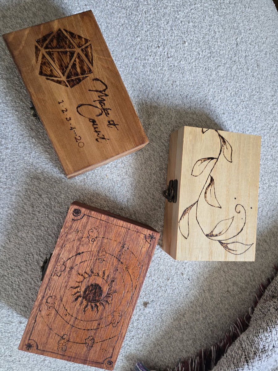 the_crimson_cat's tweet image. More boxes done!

##woodburning ##pyrographyart