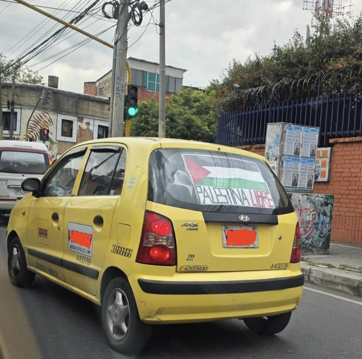 nacional_memes's tweet photo. Los taxistas son los mejores, uno con conciencia de clase 🐷 https://t.co/8sXPG9pwhO