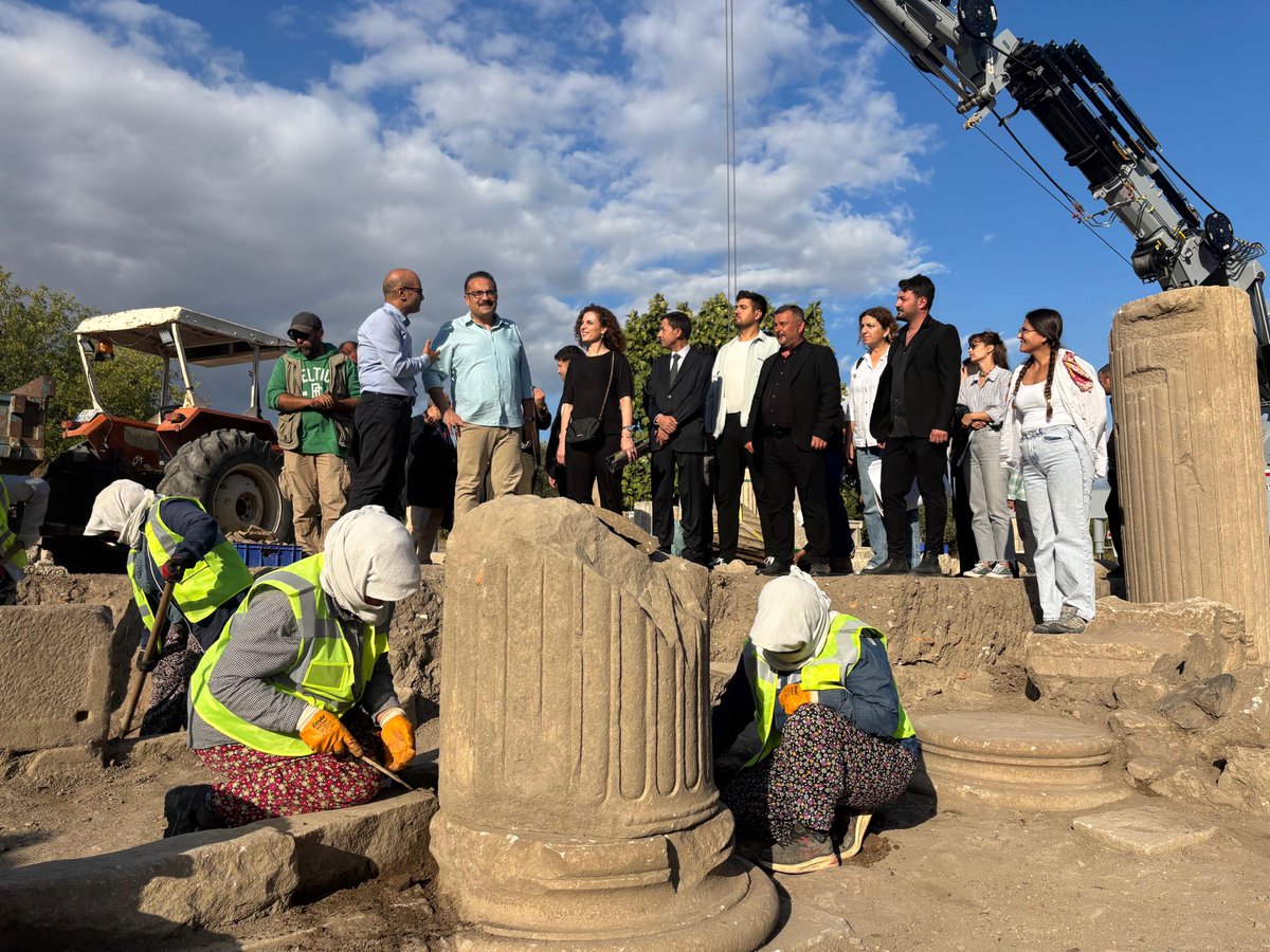 Stratonikeia’da #geleceğemiras Projesi kapsamında yapılan çalışmaları yerinde gören Genel Müdürüm Sn. <a href="/birolincecikoz/">Birol İnceciköz🇹🇷</a> Gen.müd.Yrd.Sn. @ebruakyol ve tüm katılımcılara çok teşekkür ederim.
@tckulturturizm <a href="/kvmgm/">Kültür Varlıkları ve Müzeler Genel Müdürlüğü</a> <a href="/_Stratonikeia_/">Stratonikeia ve Lagina Kazısı</a> <a href="/pau_arkeoloji/">Pau Arkeoloji</a> 
#stratonikeia #lagina #koruma