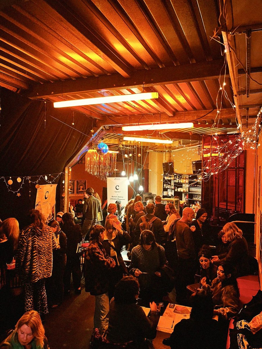 filmfestberlin's tweet image. Some more festival vibes from the POV of our amazing Sevgi 🫶🎬🤩
#womeninfilm #filmfestivals #femaleartist