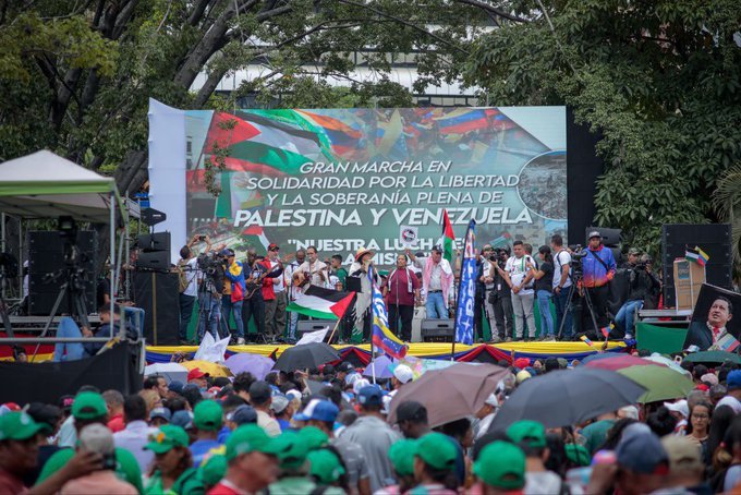 SonPolemicas's tweet image. Hermosas y multitudinarias las actividades de hoy en apoyo al pueblo de Palestina .
Venezuela y Palestina defendemos nuestro derecho a tener patria y tener Paz...
#VenezuelaConPalestina