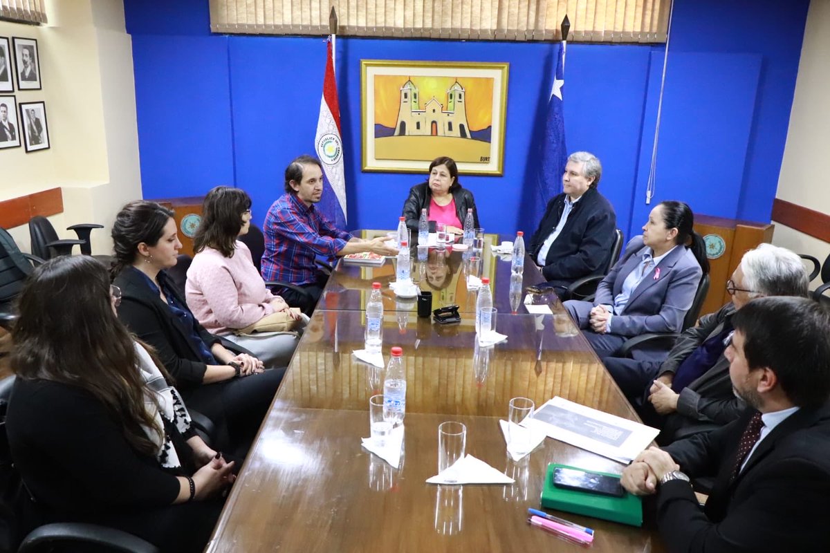 esperanza_py's tweet image. Recibimos junto a colegas a Santiago Ortiz y Mirna Giménez del SPP, y a Paula Cejas y Luisina Colombo de la FIP, con quienes conversamos sobre el proyecto de Ley de Protección a Periodistas y Personas Defensoras de Derechos Humanos.
Debatimos sobre la importancia de avanzar en…