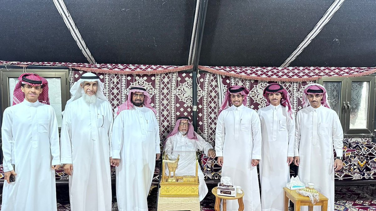 saadssww's tweet photo. الاستاذ سهل صالح الواكد العتيبي 
وأبنائه واحفاده يزور معلمه ومديره في المرحله الابتدائيه الاستاذ صالح سعد السليم في قرية الوزيه
وتهنئته بيوم المعلم 5 اكتوبر من كل عام وقدمت الشكر والتقدير على ما قدم لي ولزملائي من علم وتعليم وثقافه من عام 1387
وشكراً لابنه سعد على تنسيق الزياره https://t.co/4feJDZpeQ8