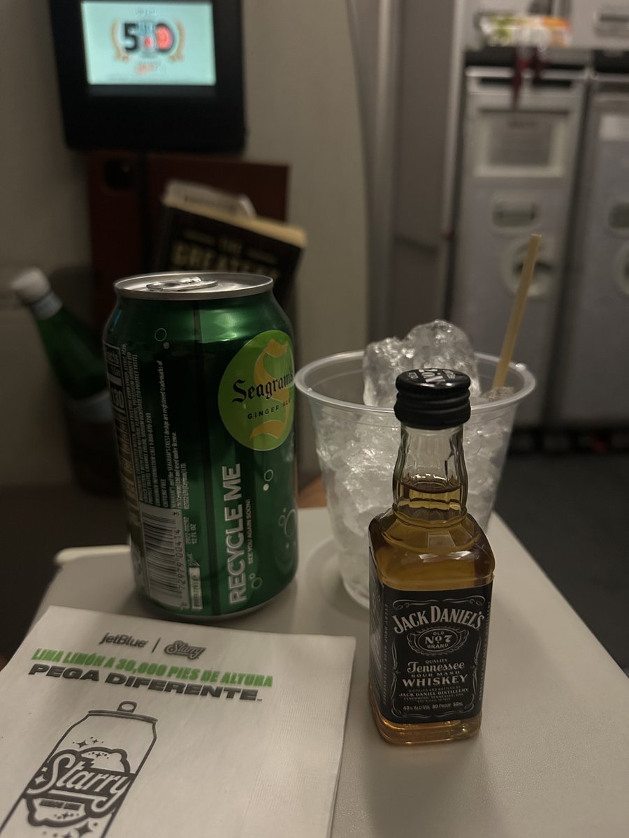 Summit_Plummit's tweet photo. Ice gator is back baby! 🧊 🐊 🍻 https://t.co/kWHqqnwmQB