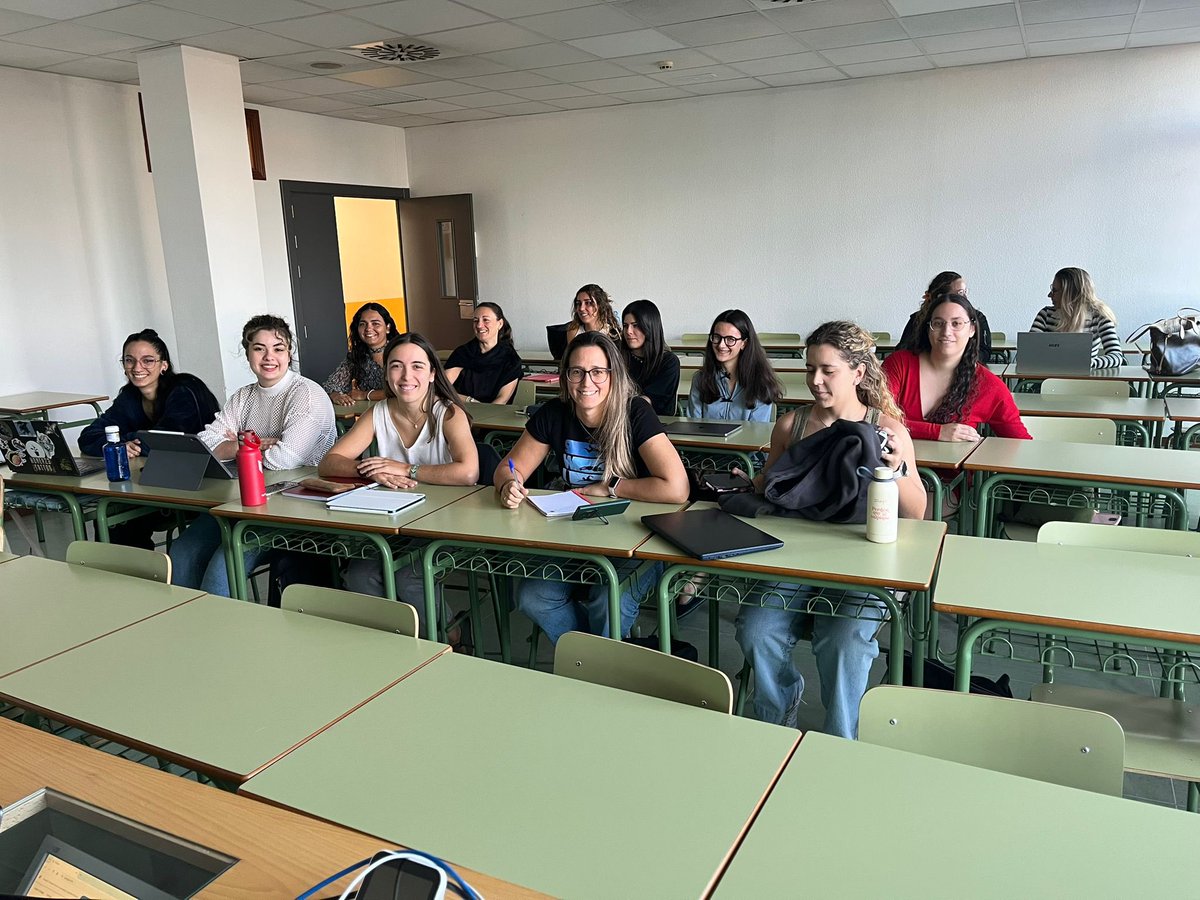 RFEN_escuelaENT's tweet photo. Ha finalizado la última fase del curso entrenador súper de natación artística de 2025, que se venía celebrando en el INEF de Madrid con un total de 16 entrenadoras. 

#artistica #entrenadores #formacion #rfen #escuelaent https://t.co/J6rnMXbir8