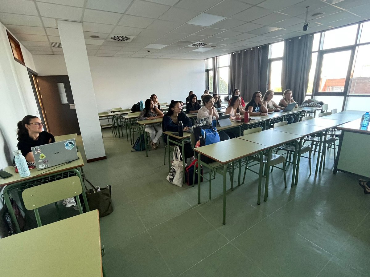 RFEN_escuelaENT's tweet photo. Ha finalizado la última fase del curso entrenador súper de natación artística de 2025, que se venía celebrando en el INEF de Madrid con un total de 16 entrenadoras. 

#artistica #entrenadores #formacion #rfen #escuelaent https://t.co/J6rnMXbir8