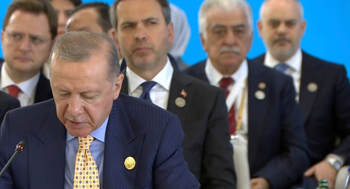 samilayrim's tweet photo. 🩸Gebele, Azerbaycan

Cumhurbaşkanımız Sayın Recep Tayyip Erdoğan’ın öncülüğünde, Azerbaycan’ın Gebele şehrinde düzenlenen
Türk Devletleri Teşkilatı 12. Devlet Başkanları Zirve Toplantısı,
‘Bölgesel Barış ve Güvenlik’ temasıyla gerçekleştirildi. 

Türk dünyasının birlik, barış ve refahı için atılan bu tarihi adımları yürekten destekliyoruz. 🇹🇷🇦🇿