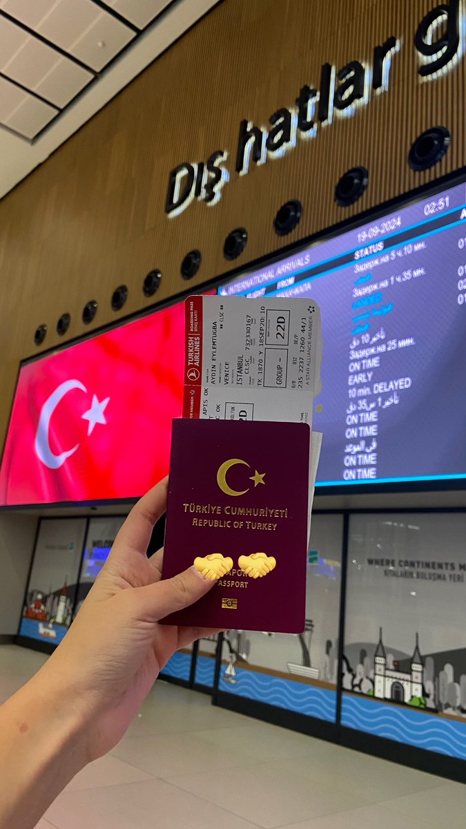 eylemtugbaaydin's tweet photo. yok biz geri planda kalmayi sindiremeyen kadinlar olucaz https://t.co/CmmsXcnEQ9