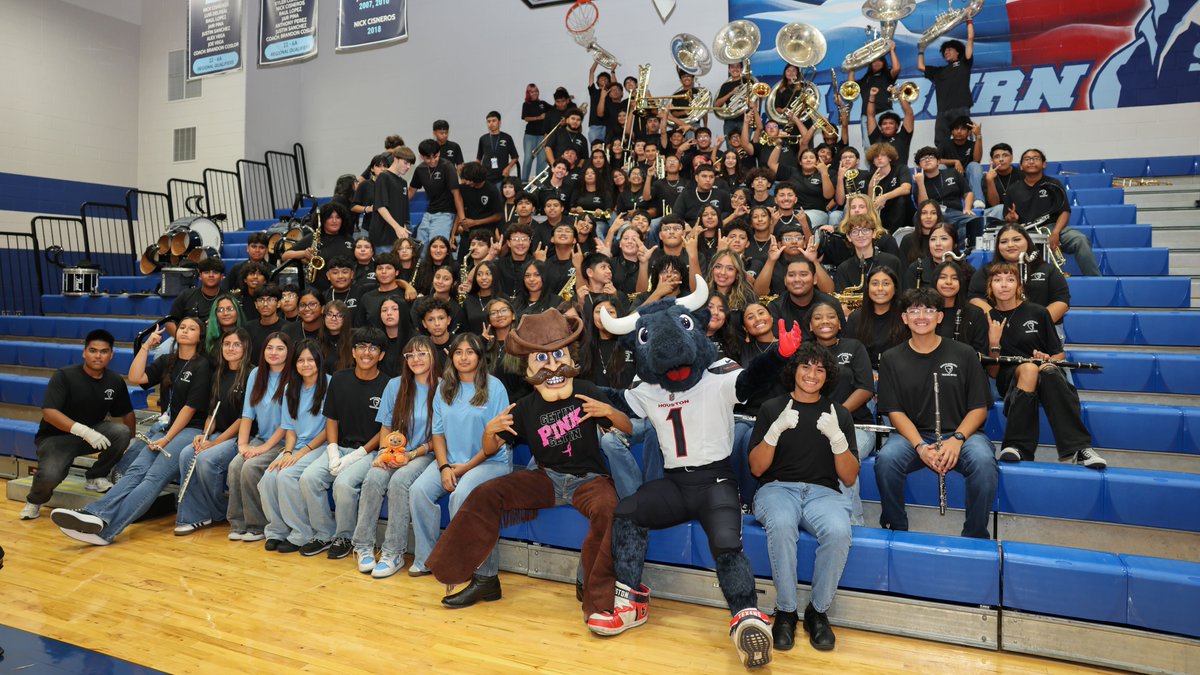 Honoring our roots. Empowering our future.

In honor of Founder’s Day, the Houston Texans surprised Sam Rayburn High School as this year’s Grow the Game grant recipient!🙌