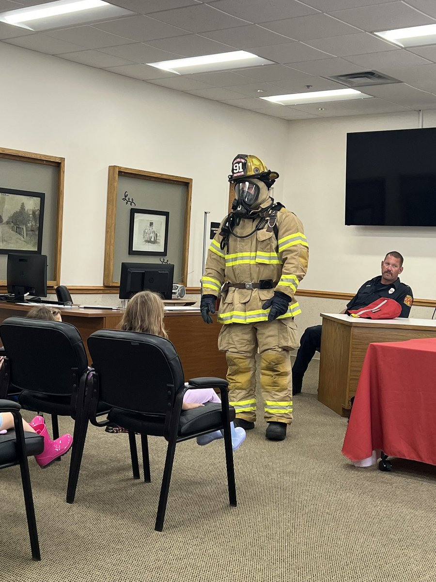 awmokindergrade's tweet image. What a great day at the Fire Station 🔥 Thank you, Monclova Fire Department!