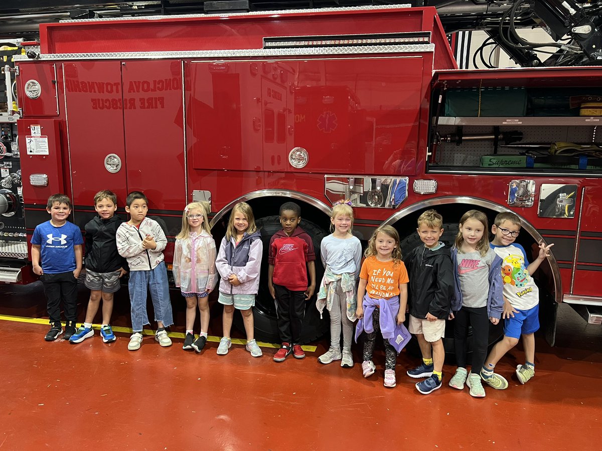 awmokindergrade's tweet image. What a great day at the Fire Station 🔥 Thank you, Monclova Fire Department!