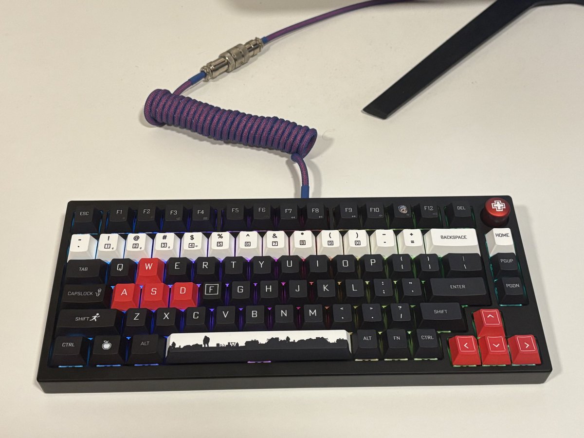 Visited <a href="/bohemiamerch/">Bohemia Interactive Merch Store</a> today and got a nice piece of DayZ merch 👀 looks good paired with the <a href="/Space_Cables/">Space</a> coiled usb C cable.
