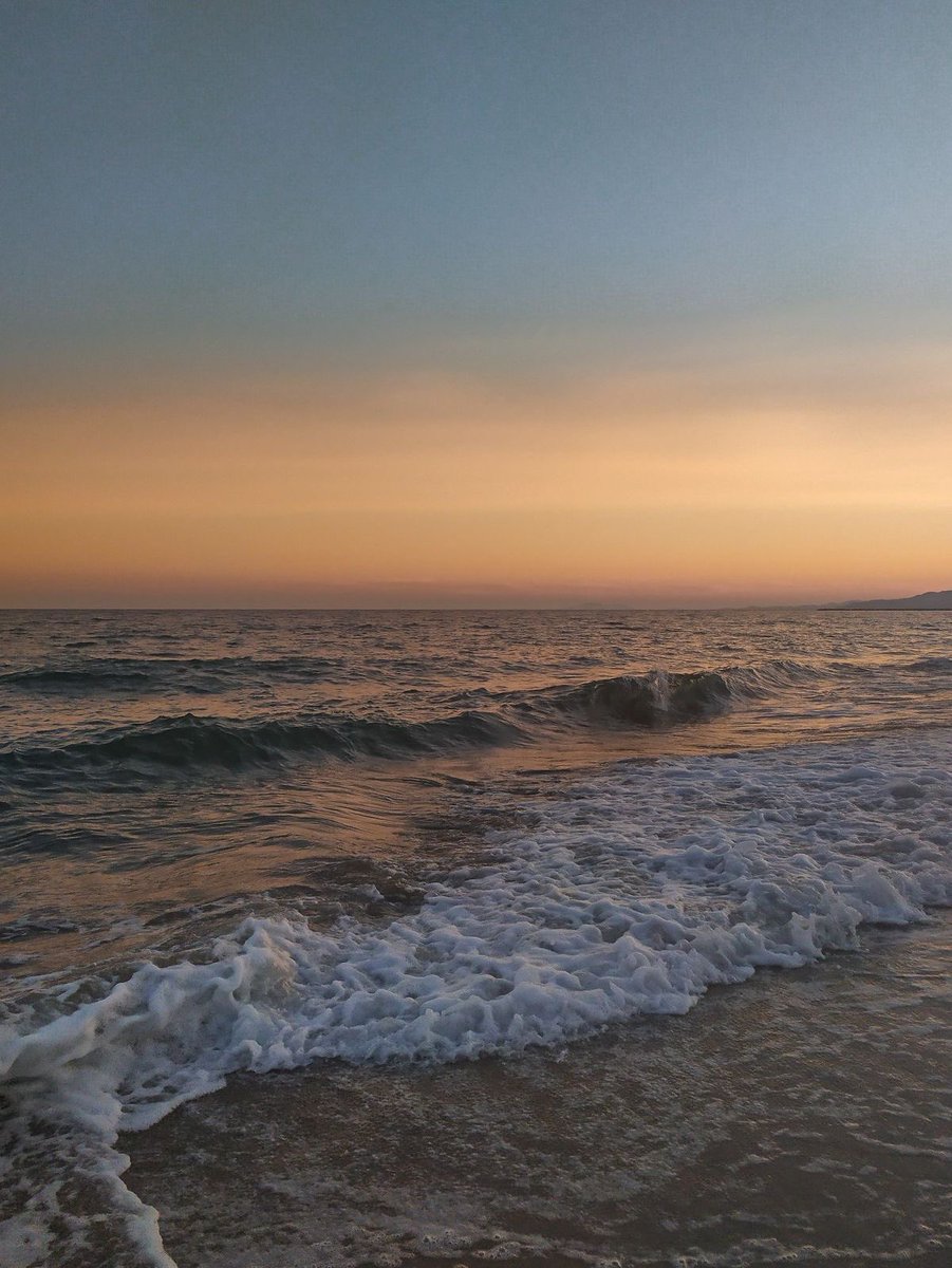 NurseLJohn707's tweet image. You are not just a drop in the ocean; you are the entire ocean in a single drop.