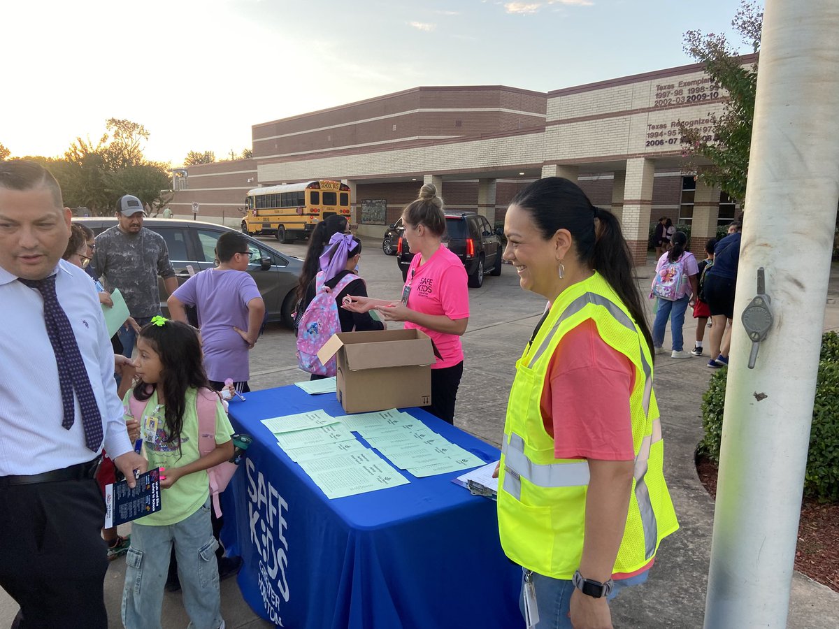 Our walk to school was a success this morning. A huge Thank you to our fellow officers and volunteers for helping us this morning.