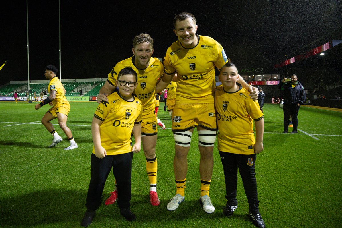Dragons RFC 🐉 (@dragonsrfc) on Twitter photo 🤩𝗜𝗡𝗦𝗣𝗜𝗥𝗜𝗡𝗚 𝗢𝗨𝗥 𝗙𝗨𝗧𝗨𝗥𝗘
What it's all about ❤️ | Ysbrydoli ein dyfodol 🐉
#WeAreGwentRugby | <a href="/DRA_Community/">DRAGONS RFC COMMUNITY 🐉</a> 🤩𝗜𝗡𝗦𝗣𝗜𝗥𝗜𝗡𝗚 𝗢𝗨𝗥 𝗙𝗨𝗧𝗨𝗥𝗘
What it's all about ❤️ | Ysbrydoli ein dyfodol 🐉
#WeAreGwentRugby | <a href="/DRA_Community/">DRAGONS RFC COMMUNITY 🐉</a>
