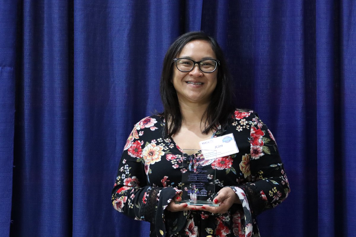 𝐊𝐢𝐦 𝐍𝐠𝐮𝐲𝐞𝐧 
𝐃𝐞𝐫𝐛𝐲 𝐀𝐬𝐬𝐢𝐬𝐭𝐞𝐝 𝐋𝐢𝐯𝐢𝐧𝐠 
𝐊𝐇𝐂𝐀/𝐊𝐂𝐀𝐋 𝟐𝟎𝟐𝟓 𝐀𝐬𝐬𝐢𝐬𝐭𝐞𝐝 𝐋𝐢𝐯𝐢𝐧𝐠 𝐍𝐮𝐫𝐬𝐞 𝐨𝐟 𝐭𝐡𝐞 𝐘𝐞𝐚𝐫

“Kim Nguyen exemplifies what it means to be a compassionate, dedicated, and skilled Assisted Living nurse. Since joining Derby