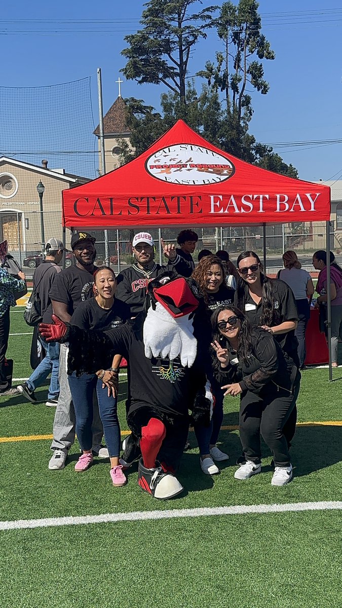CalStateEastBay's tweet image. This weekend, we joined the CSU System and OUSD for College Day at Fremont High in East Oakland! 

Here, East Bay (with help from Perry 🦅) showed future Pioneers how to make Hayward their next stop on their educational journey with our Guaranteed Admissions program!