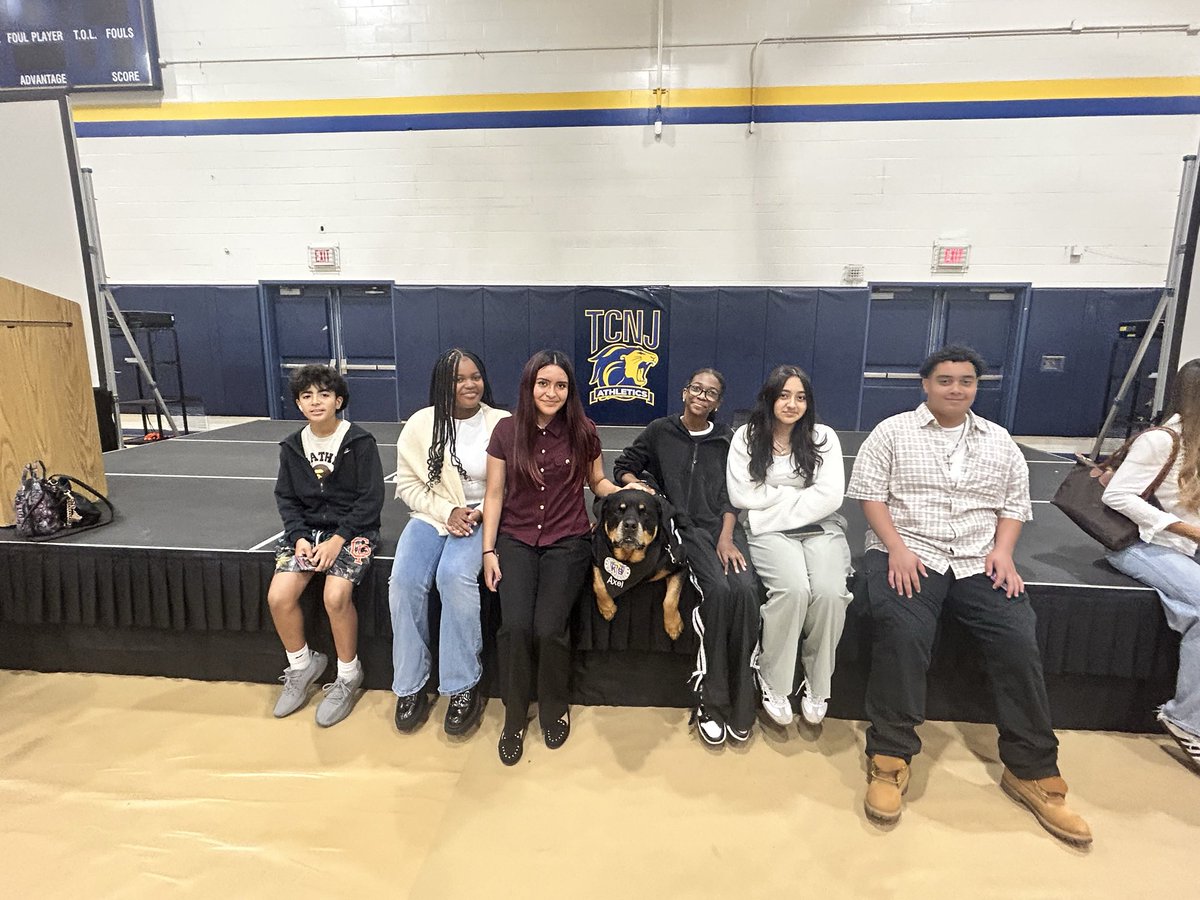 Our Student Council Executive Board spent the day at the NJ Association of Student Councils Fall Conference at TCNJ! They connected with student leaders from across New Jersey and met some special friends as well🐶