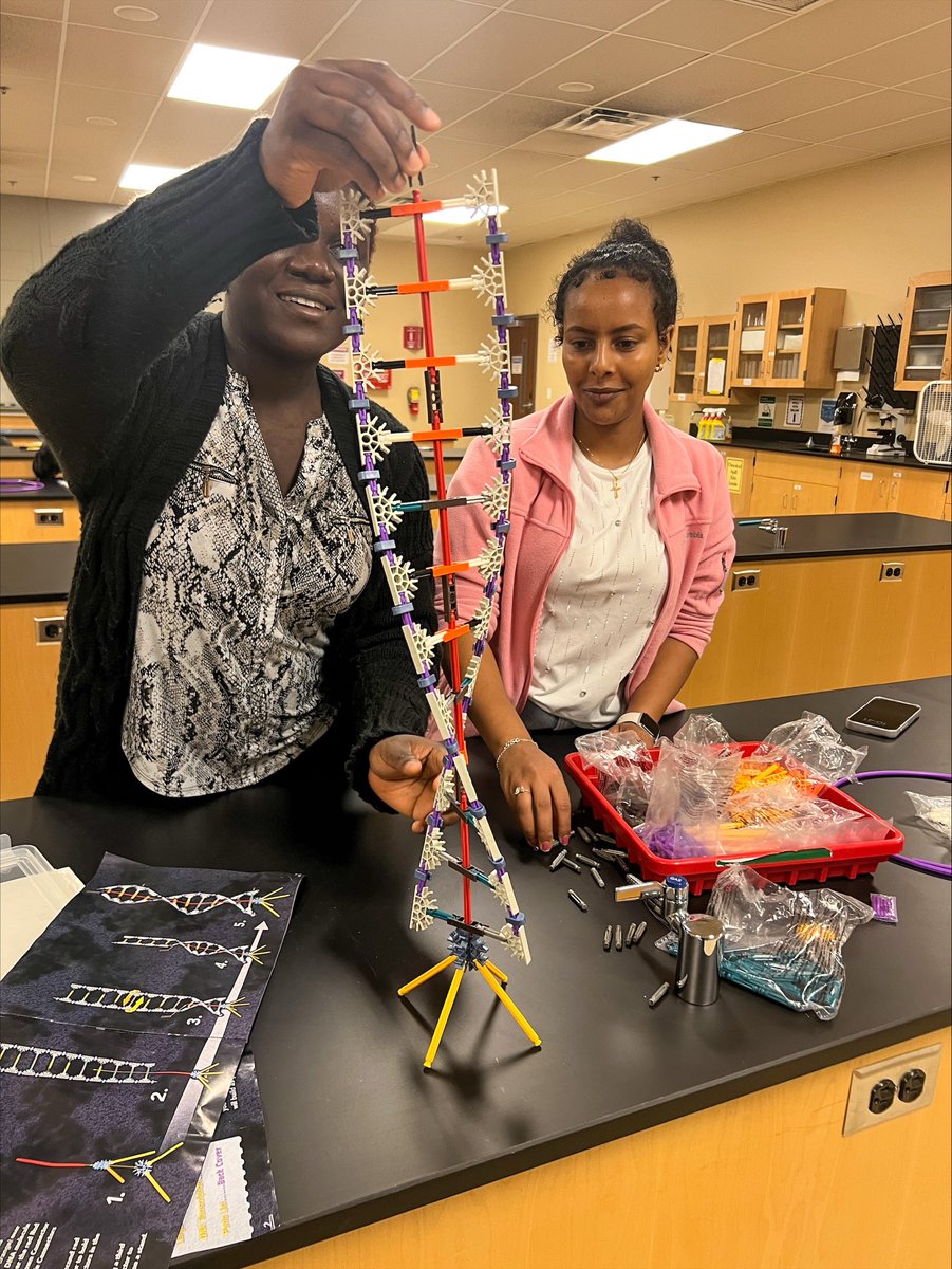 NSCCSTEM's tweet photo. Students in Assistant Professor Marian Soliman’s microbiology class rolled up their sleeves and built a DNA model and mastered the streak plate technique to isolate bacteria. https://t.co/CuofF41RhL