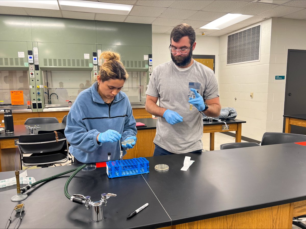 NSCCSTEM's tweet photo. Students in Assistant Professor Marian Soliman’s microbiology class rolled up their sleeves and built a DNA model and mastered the streak plate technique to isolate bacteria. https://t.co/CuofF41RhL