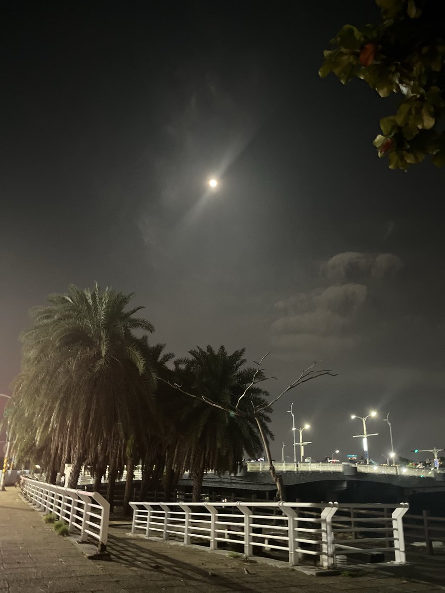 arfanimisa's tweet photo. Bulan purnama malam ini🥰😘 https://t.co/dfq3PAGpsm