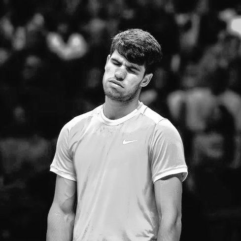 لم يُحقق كارلوس الكاراز أي لقب منذ شهر سبتمبر. 😬