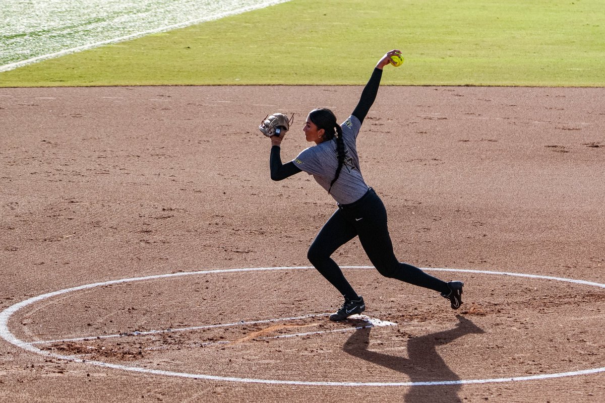 UCF_Softball's tweet image. Our fall opener is just three days out, and we’re back home Sunday at 2PM! 

🍂🥎