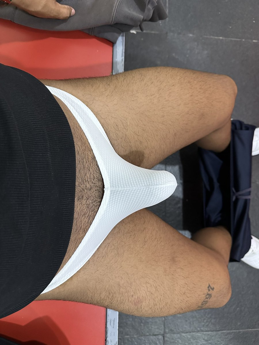 Ayer se entrenó pecho y tríceps en tanguita🥵🥵😈