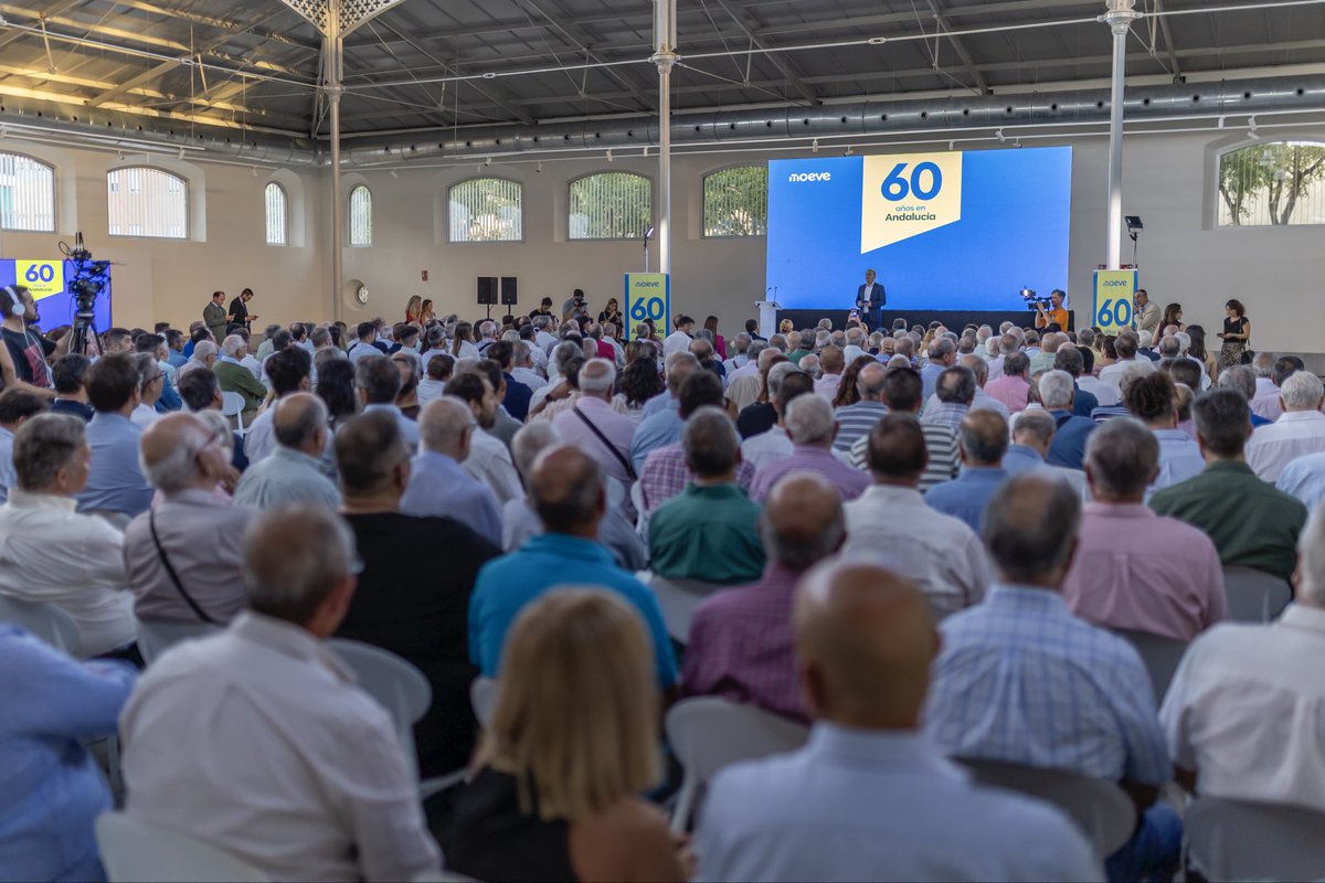 AytoHuelva's tweet photo. 🎂El Espacio Santa Fe acoge la celebración de la gala de aniversario de los 60 años de @MoeveGlobal en Andalucía.

👏Gracias a todos por creer en el potencial de esta tierra, sigamos trabajando juntos, siempre mirando hacia adelante, de la mano por Huelva. https://t.co/8VZKvimSAm