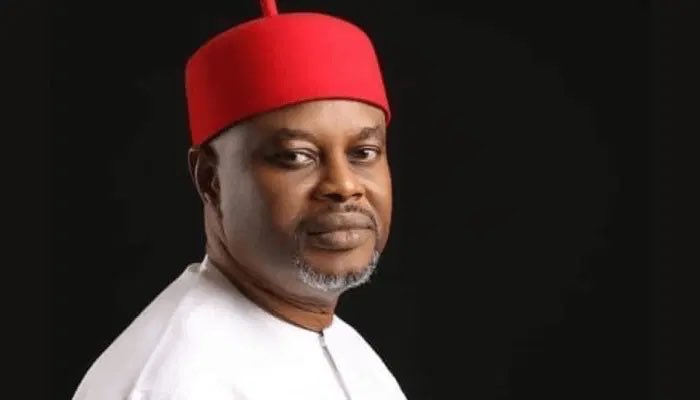 I don’t know him, and I no send am. BUT this guy is more honorable than every other person in the cabinet from which he has “honorably” resigned. When is the aspiring Hitler of Obiakpor resigning, and would the honorable prezdent be following suit?🇳🇬🥱