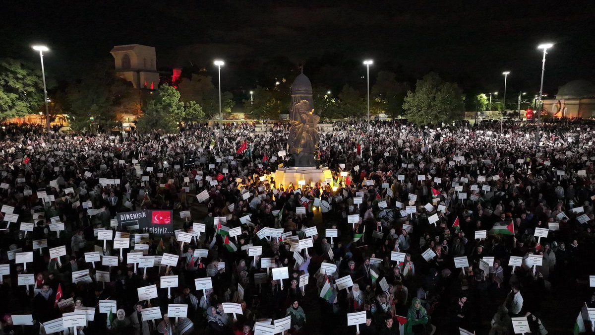 fatihozgokcen's tweet photo. Zulme sessiz kalmadık, mazlumun yanında olduk. Filistin halkının haklı davasına destek için Konya’da “Vicdanın Sesi” yürüyüşünde bir araya geldik.

Mazlumun yanında, zalimin karşısında olmaya
devam edeceğiz. 🇹🇷🇵🇸

#VicdanınSesi #FilistinYürüyüşü https://t.co/ab4OD6gZar