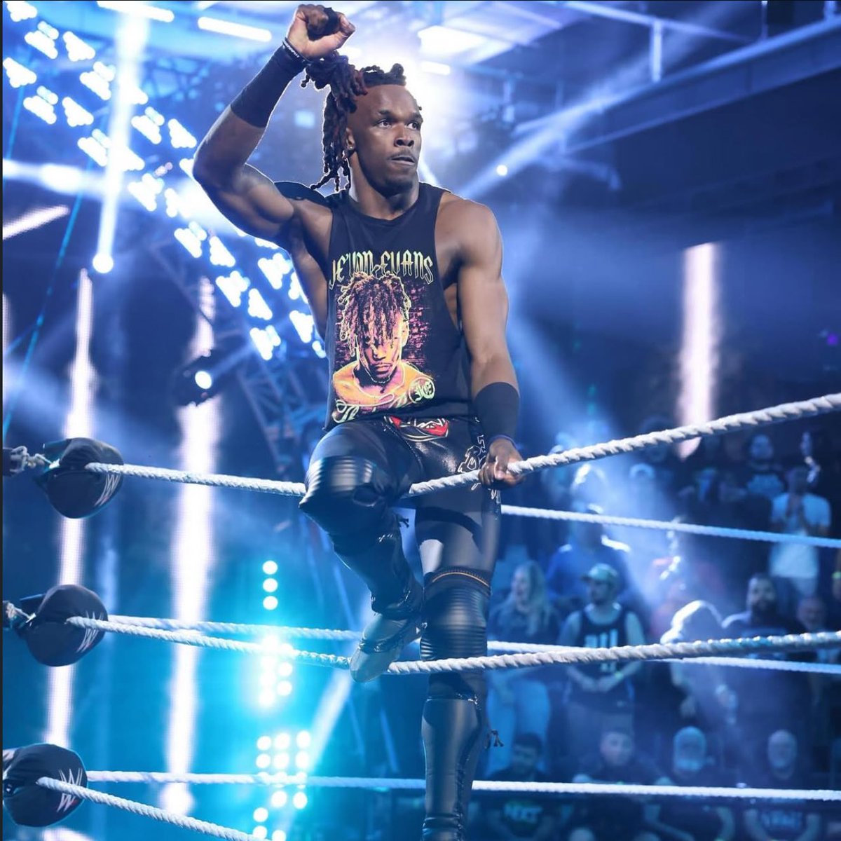 WrestlePurists's tweet image. Je’Von Evans speaks on being able to get advice from veterans in the wrestling industry:

“Whenever I see Punk, I talk to him. He watches NXT so I’m able to send my matches to him and get advice. Same thing with the Hardys. It’s easier for us because we’re North Carolina boys, so…