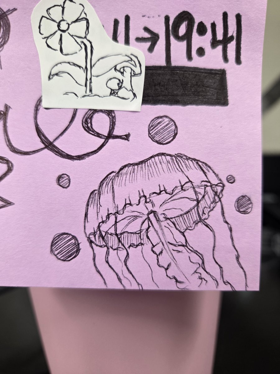 NyxaHue's tweet photo. Doodles at work.. #jellyfish https://t.co/eaEzD0JhIM