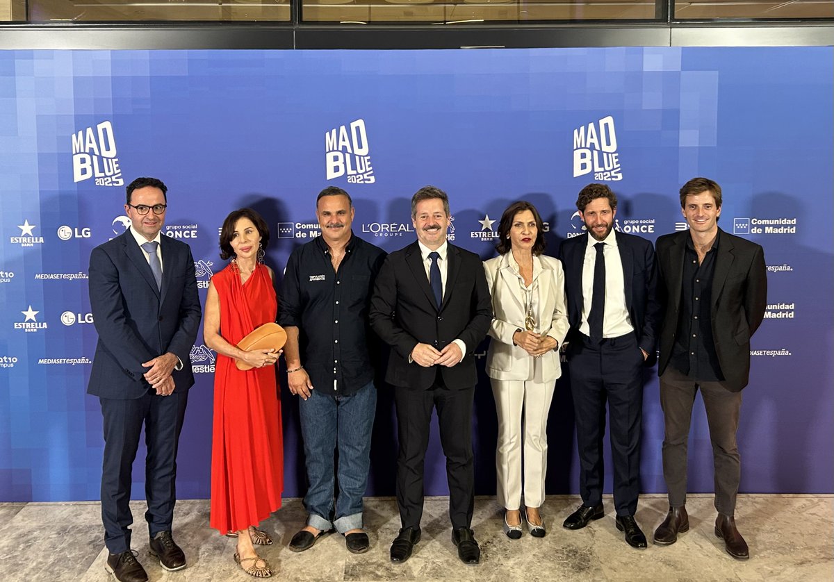 depacoserrano's tweet photo. Como cada año, #MadBlue reconoce a las personas, empresas e instituciones que destacan por su compromiso con la innovación y el progreso en unos galardones que cuentan con el apoyo de la @ComunidadMadrid e @Hispanidad2025.
¡Enhorabuena a todos! Gracias, Luis Prieto. https://t.co/rc0cqddzYY