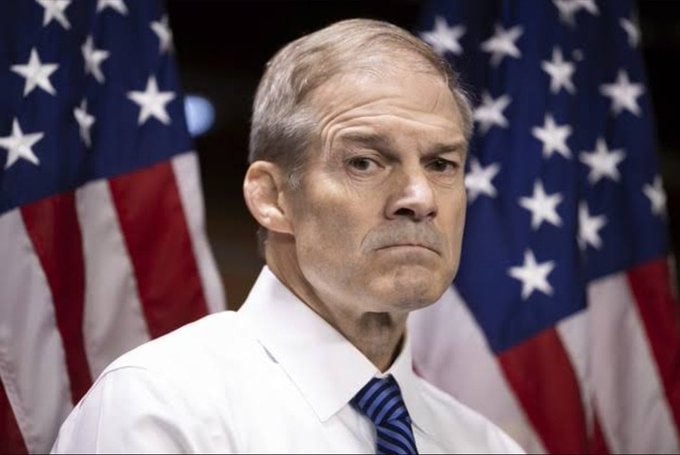 ElephantSignal's tweet image. 🚨BREAKING: Rep. Jim Jordan calls for Hillary Clinton, Hunter Biden, Joe Biden and AOC to be criminally indicted.

Do you support this? 
Yes or No