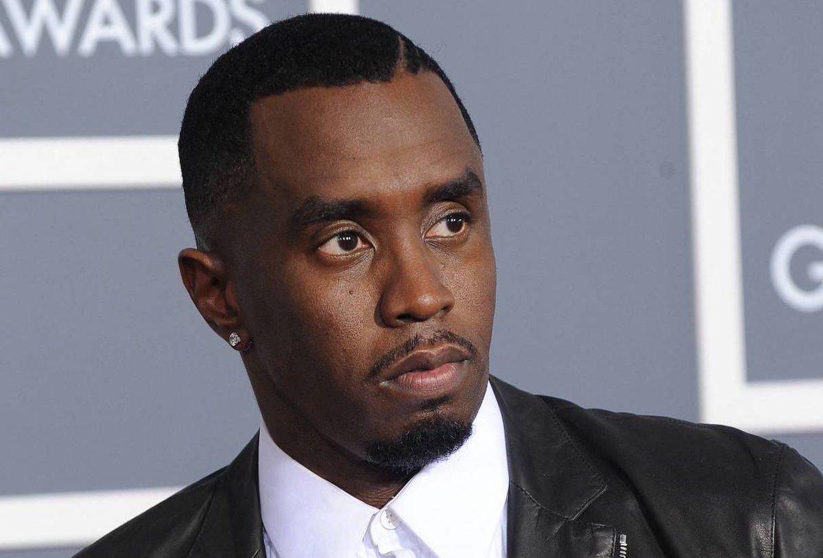 dailystar's tweet image. P Diddy begs judge to move him into low security prison for four year sentence #pdiddy #diddy #seancombs dailystar.co.uk/showbiz/p-didd…