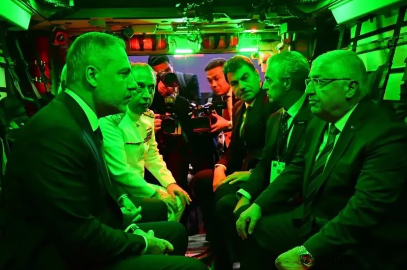 Gazze Güçleri, ateşkesi garanti altına almak için Türk ordusunun Gazze’ye konuşlandırılmasını talep etti. 

Fakat İsrail’li yetkililer Gazze’de herhangi bir Türk varlığına kesinlikle karşı çıktığını bildirdi.