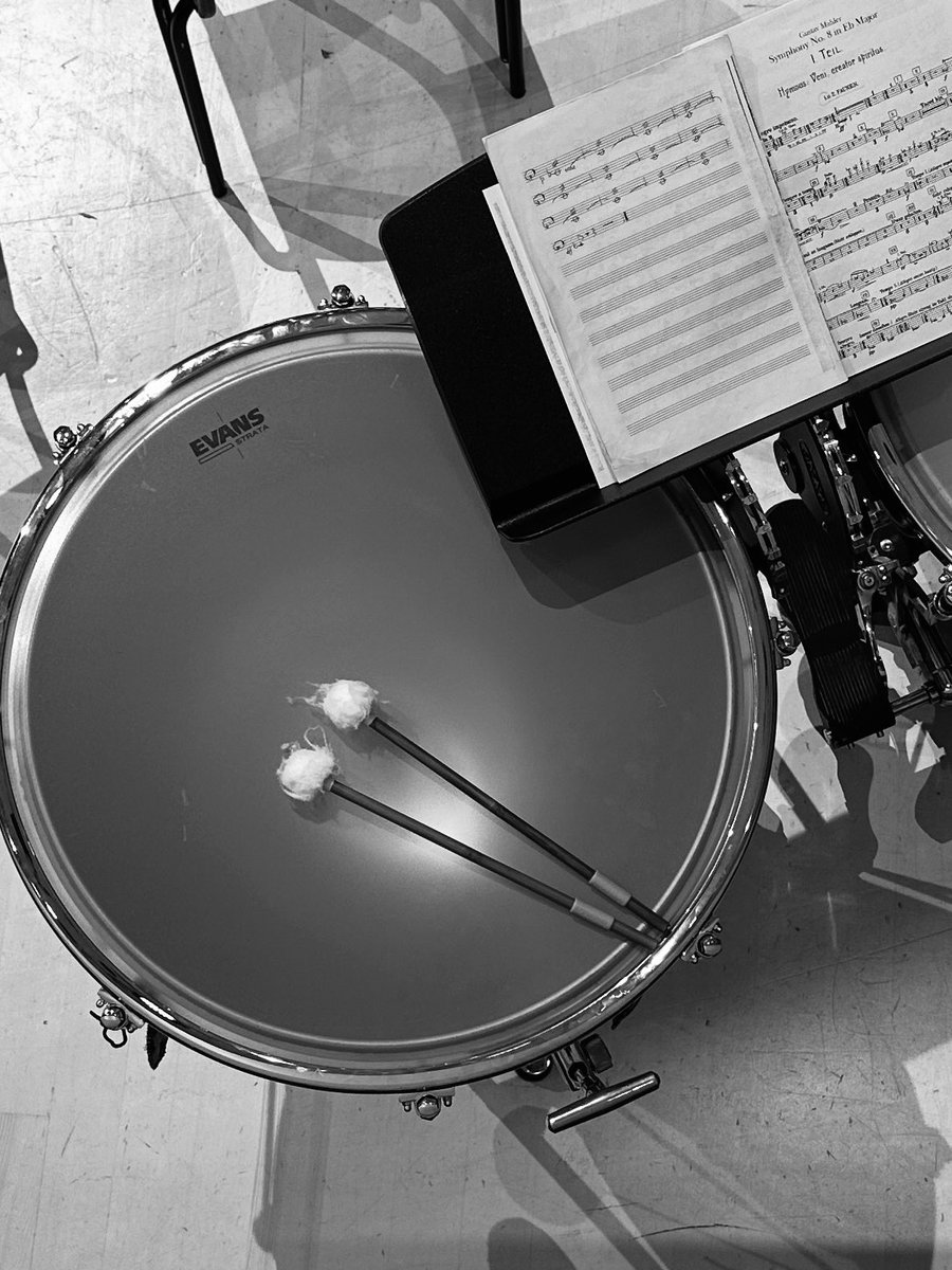 JuliaMaikut's tweet photo. #day279 play me some music… #street #challenge #challenge365 #perspective #challengephoto #challengephoto365 https://t.co/a39mA6AHxC