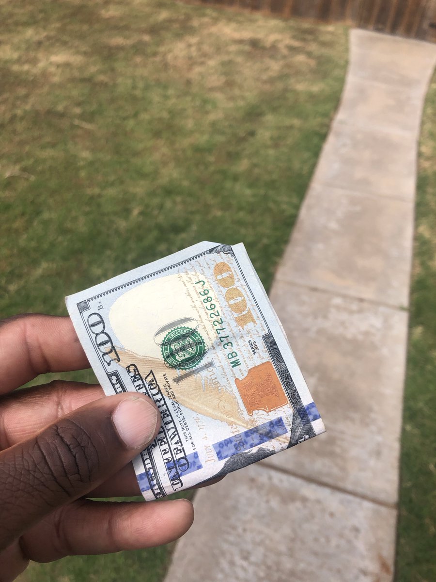TheWonPMK's tweet photo. #SomeGame Fellows move into a neighborhood with a few older widows. They always need help and pay well. All this for fixing her email! 😂 https://t.co/ep8Y9o6MJ7