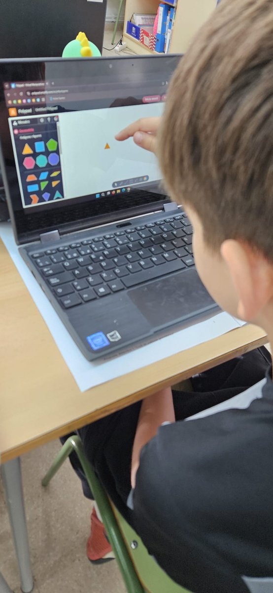 Aquest curs iniciem el Programa PCMAT a Cicle Superior!
Millorem les mates amb programació, robòtica i pensament computacional 🤖📐
Hem començat amb les figures geomètriques i tenim moltes ganes de continuar aprenent! 💡<a href="/sepladurgell/">SE del Pla d'Urgell</a>

#PCMAT #Matemàtiques #CicleSuperior