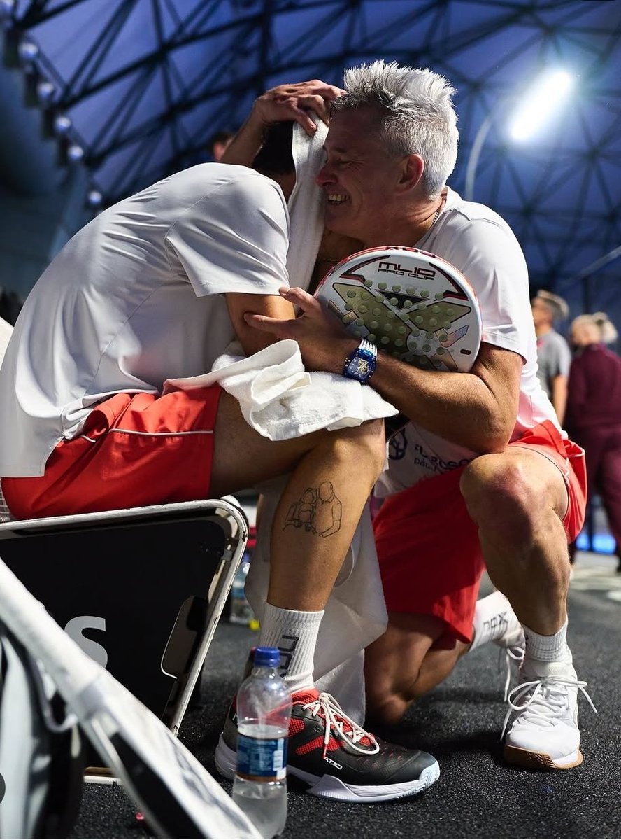 👨🏻‍🦳 Cumplirá 47 años en noviembre 😶

😵‍💫 El mayor loco del pádel, en el buen sentido. Referente para todos los amantes de este maravilloso deporte 🙏🏻

🤝 A tus pies, Carisma Lamperti, cuánto me alegro por ti ❤️

🔝 <a href="/Miguel_Lamperti/">Miguel Lamperti OFICIAL</a> 🥹

📸📎