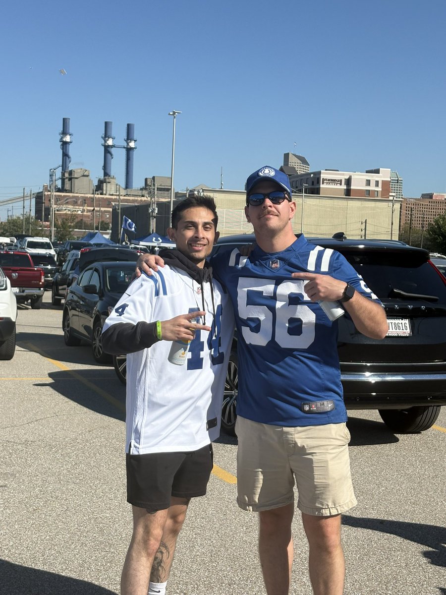 AGsplash_'s tweet image. Forgot to post this one yesterday, pulled up to Indy for Colts Raiders and ran into our guy @ZaCarm at the weekly Tailgate! They are there every week during the season for home games and it’s always a great time. Appreciate the love as always! @FirstAND56th