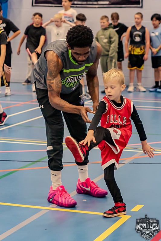 One of the best parts of the World Club Basketball Tournament is the Youth Coaching Session hosted by the New York Court Kings 🇺🇸.  

Great to have the Lord Mayor of Canterbury Keji Moses in attendance.

📷 WEB Photo UK Photography

#WCBT2025 #britishbasketball ##basketball