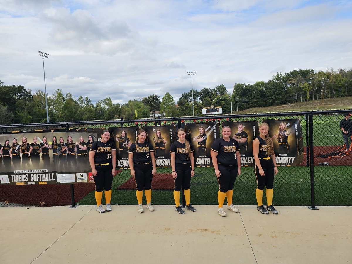 fhstigerss92328's tweet photo. Senior Day at Festus Softball 
Tigers vs. Webster Groves at 430pm
@LiveStreamSTL @STLhssports @FestusHS @FestusR6Supt @MyMoInfo  @MyMoInfo  #wearefestus https://t.co/wMwVv9LOKC